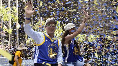 Warriors owner Joe Lacob fined $500,000 for violating NBA policy after criticizing luxury tax: report
