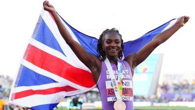 Dina Asher-Smith dedicates World Championship bronze to her family