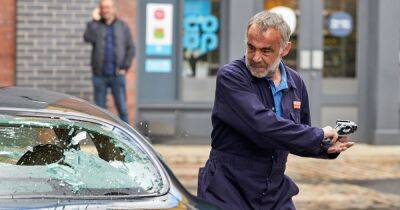 ITV Corrie spoilers as Kevin is involved in a car smash-up - manchestereveningnews.co.uk