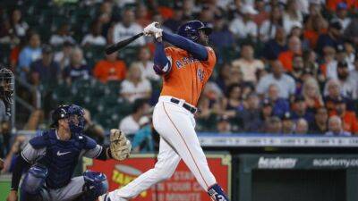 MLB roundup: Yordan Alvarez helps Astros sweep DH with Yankees