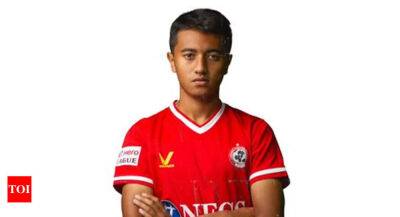 FC Goa rope in midfielder Ayush Chhetri on three-year deal - timesofindia.indiatimes.com - India