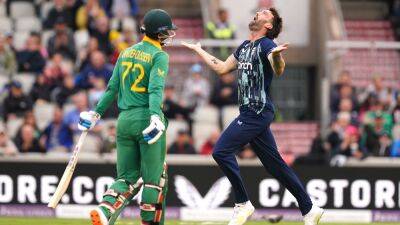 Left-armers blow away South Africa as England square ODI series
