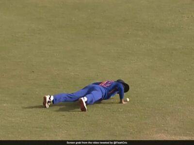 Kyle Mayers - Watch: Shikhar Dhawan Hilariously Attempts Push-Ups, Draws Laughter From Teammates In First ODI vs West Indies - sports.ndtv.com - India