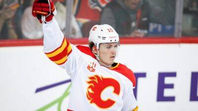 Panthers acquire Tkachuk from Flames in blockbuster for Huberdeau, Weegar