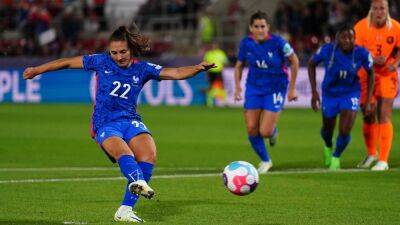 Vivianne Miedema - Sarina Wiegman - Les Bleues - Wendie Renard - Corinne Diacre - France end quarter-final curse as extra-time penalty sees off Netherlands - bt.com - France - Germany - Netherlands -  Charlotte