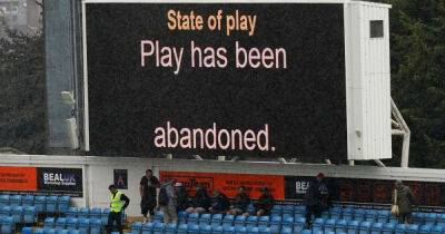 England v South Africa: third ODI abandoned after rain descends – live! - msn.com - South Africa - India