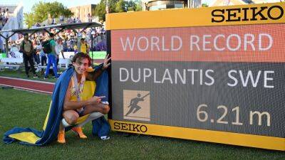 Sweden's Armand Duplantis Claims World Pole Vault Title With New World Record