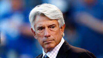 Blue Jays broadcaster Buck Martinez returns to booth after completing cancer treatment
