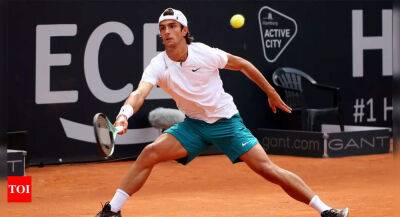 Musetti survives Alcaraz comeback to win maiden ATP title