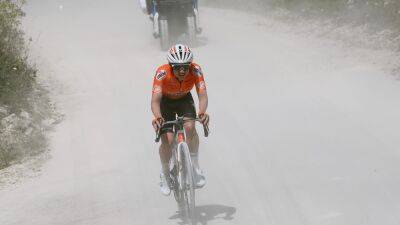 Marianne Vos - 'Absolute carnage' - Should gravel 'lottery' have been included on Stage 4 of Tour de France Femmes? - eurosport.com - France - Netherlands - Uae