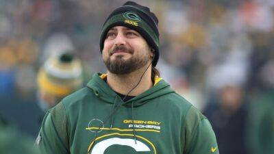 Green Bay Packers All-Pro LT David Bakhtiari had another knee procedure; no timetable for return