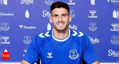 Frank Lampard - Ruben Vinagre - Everton sign Sporting defender Ruben Vinagre on loan - timesofindia.indiatimes.com - Portugal - Monaco - Greece