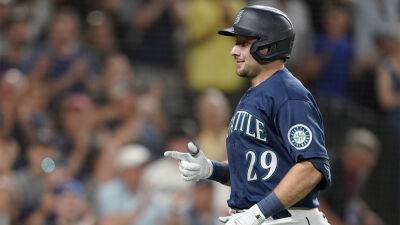 Cal Raleigh propels Mariners' rally to beat Rangers - foxnews.com - France - Los Angeles - state Texas -  Seattle -  Houston -  Santana
