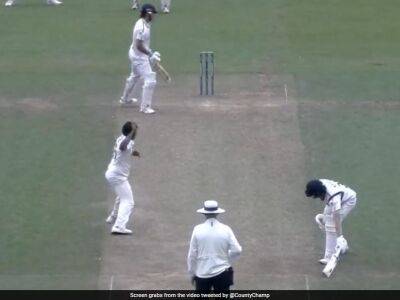 Watch: Bowler Throws Ball Over Wicketkeeper's Head, Gives Away Boundary In County Match - sports.ndtv.com