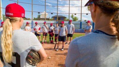 Players in Canada-USA friendship series in Thunder Bay hope it's a win for women's baseball - cbc.ca - Usa - Mexico - Canada - county San Diego