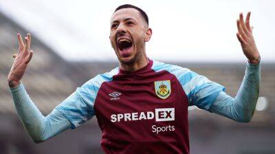 Burnley winger Dwight McNeil joins Everton on five-year deal