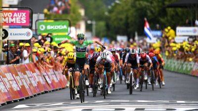 Marianne Vos - Lotte Kopecky - Lorena Wiebes - Tour de France Femmes: Lorena Wiebes secures a second stage in sprint finish after major crash - rte.ie - France