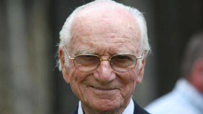 On This Day in 2015: Famed racing commentator Sir Peter O’Sullevan dies - bt.com - London - county Day