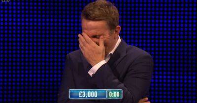Bradley Walsh - The Chase's Bradley Walsh facepalms in response to contestant's answer - manchestereveningnews.co.uk