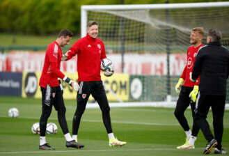 Sheffield United confirm double player agreement - msn.com - county Davie