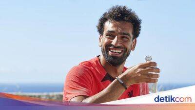 Cristiano Ronaldo - Mohamed Salah - Jamie Carragher - Punya Gaya Hidup Sehat, Salah Diyakini Bisa seperti Ronaldo - sport.detik.com - Liverpool