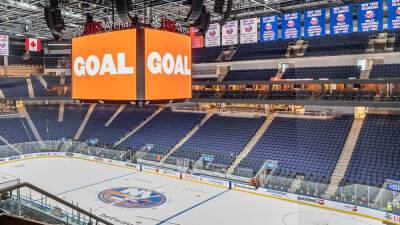 Bruce Bennett - Islanders buy 25,000 Mega Millions tickets, would give $1 billion jackpot to season ticket holders and staff - foxnews.com - New York -  New York -  Brooklyn - county Belmont - county Park