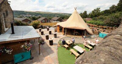 Award-winning pub with edible beer garden, wood-fired pizza and stunning hillside views - manchestereveningnews.co.uk - Britain