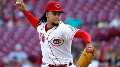 MLB trade grades - Seattle Mariners land trade deadline's top available pitcher in deal for Luis Castillo