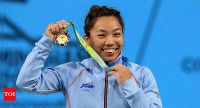 Record-shattering Mirabai Chanu bags India's first gold at Birmingham Commonwealth Games - timesofindia.indiatimes.com - China -  Tokyo - India - Birmingham - county Centre - Mauritius