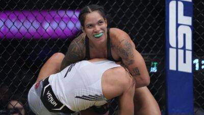 Julianna Pena - Amanda Nunes - Mixed Martial Arts-Nunes blasts Pena to reclaim UFC bantamweight crown - channelnewsasia.com - France - Brazil - Usa - Mexico - Venezuela - state Texas - county Dallas - county Centre
