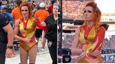 Becky Lynch - Bianca Belair - WWE SummerSlam: Becky Lynch seems to suffer shoulder injury after images emerge - givemesport.com - Spain - state Tennessee