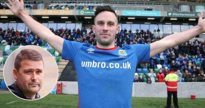 David Healy - Linfield boss David Healy hails "brilliant" Andy Waterworth following striker's retirement - msn.com - Scotland - Ireland - county Hamilton