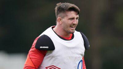 Tom Curry returns home from England tour due to concussion