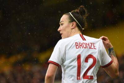 Euro 2022: Lucy Bronze should be England captain, says Lianne Sanderson