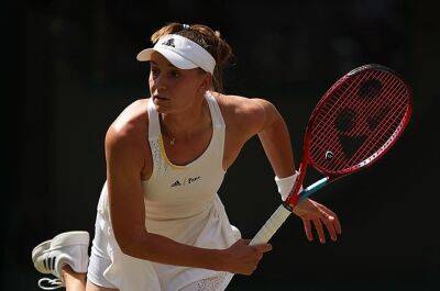 Big-hitting Rybakina, Simona Halep into Wimbledon QFs