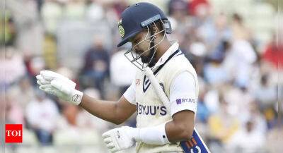 India vs England, 5th Test: Shreyas Iyer - another short ball, another swift end