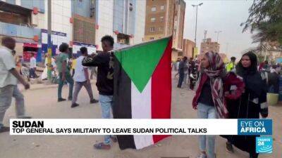 Sudan's Burhan says army is stepping back to allow for civilian government - france24.com - Britain - France - Sudan - Mali