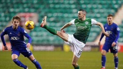 St Johnstone sign experienced forward Jamie Murphy on one-year deal