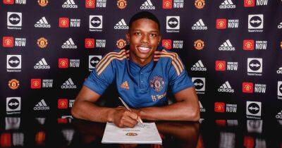 Manchester United announce signing of left-back Tyrell Malacia from Feyenoord