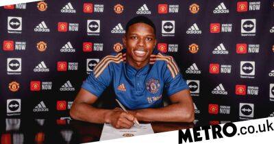 Manchester United confirm Tyrell Malacia signing in £13million deal from Feyenoord