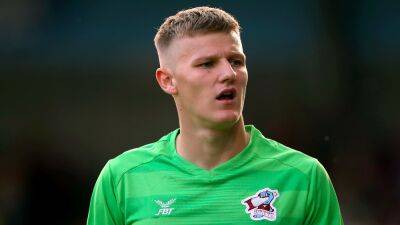 Ross County sign goalkeeper Jake Eastwood on loan from Sheffield United
