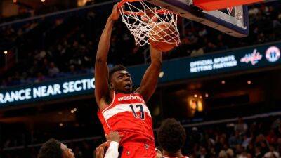 Reports - Los Angeles Lakers, center Thomas Bryant agree to 1-year deal