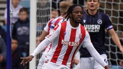 Cardiff sign former West Brom midfielder Romaine Sawyers on two-year contract