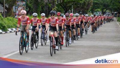 Setahun Komunitas Oljen CC di Makassar: Bersepeda Sambil Beramal