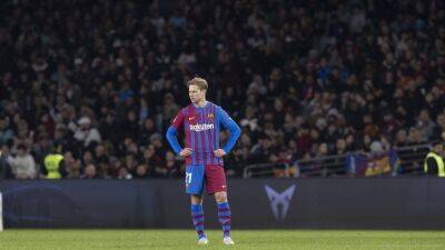 Barcelona 'don't want to sell' Frenkie de Jong to Manchester United