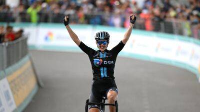 Giro Donne 2022: Juliette Labous soloes to impressive victory on Passo Maniva, Annemiek van Vleuten takes more time