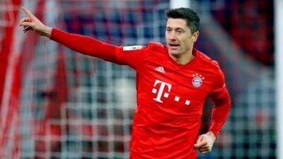 Barcelona makes offer to Bayern for Lewandowski