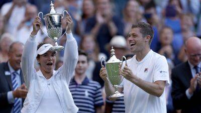 Britain’s Neal Skupski and American Desirae Krawczyk retain mixed doubles title