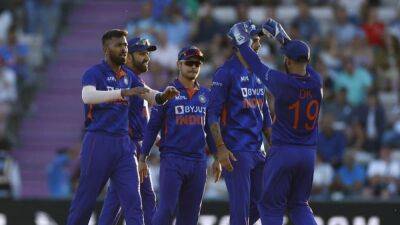 Pandya brilliance powers India to win over England in first T20