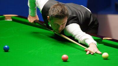 Joe Perry - Mark Selby - Mark Selby hopes ended by Ben Woollaston in Championship League snooker upset - eurosport.com